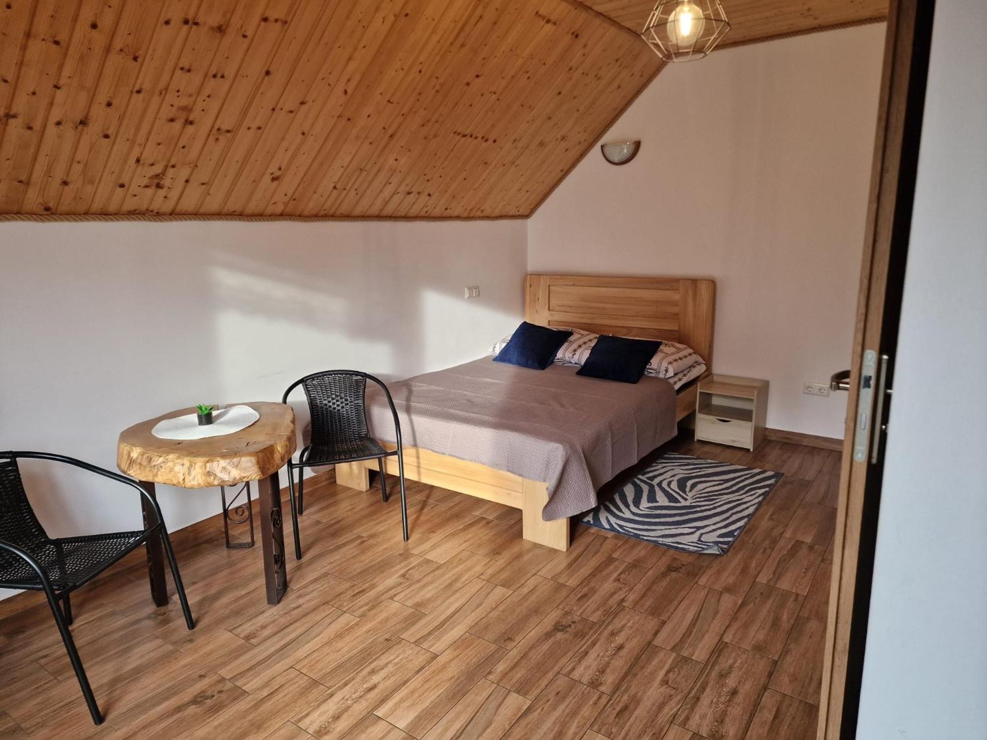 Osada Modrzewiowe Wzgorze - Podgrzewany Basen Zewnetrzny, Bieszczady, Wankowa, Solina, Polanczyk *