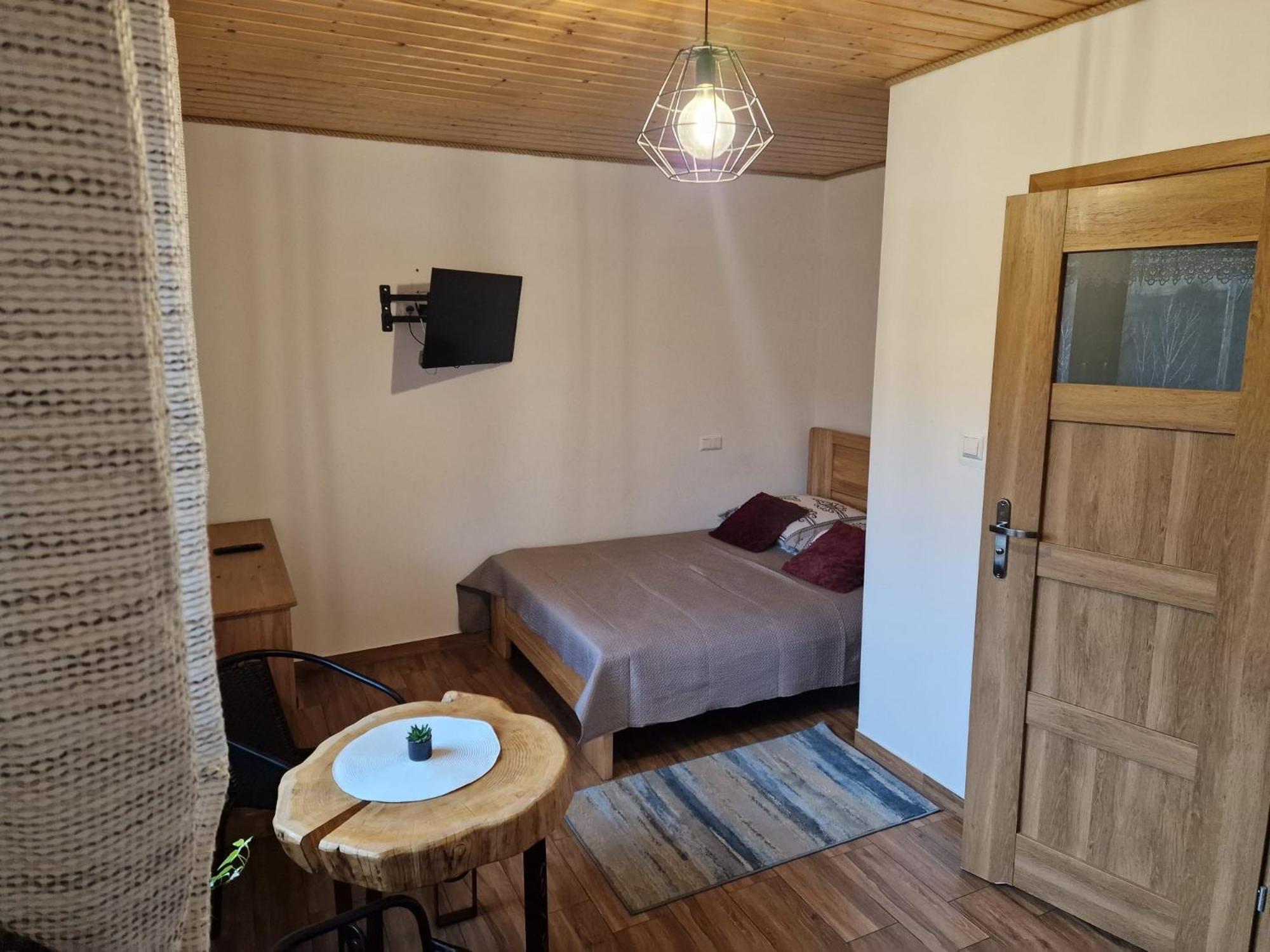 Farma Osada Modrzewiowe Wzgorze - Podgrzewany Basen Zewnetrzny, Bieszczady, Wankowa, Solina, Polanczyk